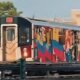 La línea 7 del metro de Nueva York se pintó con los colores de Ecuador. Foto: Captura de Pantalla