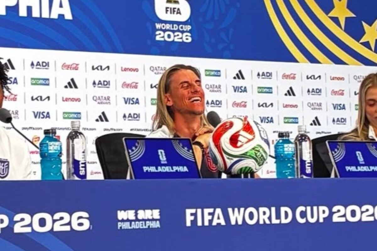 Sebastián Beccace en rueda de prensa previo al partido con Costa de Marfil. Foto: Tito Rosales