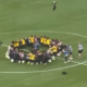 La Tri rezando en el centro del Metlife Stadium tras conseguirla victoria frente a Alemania. Foto: Captura de pantalla