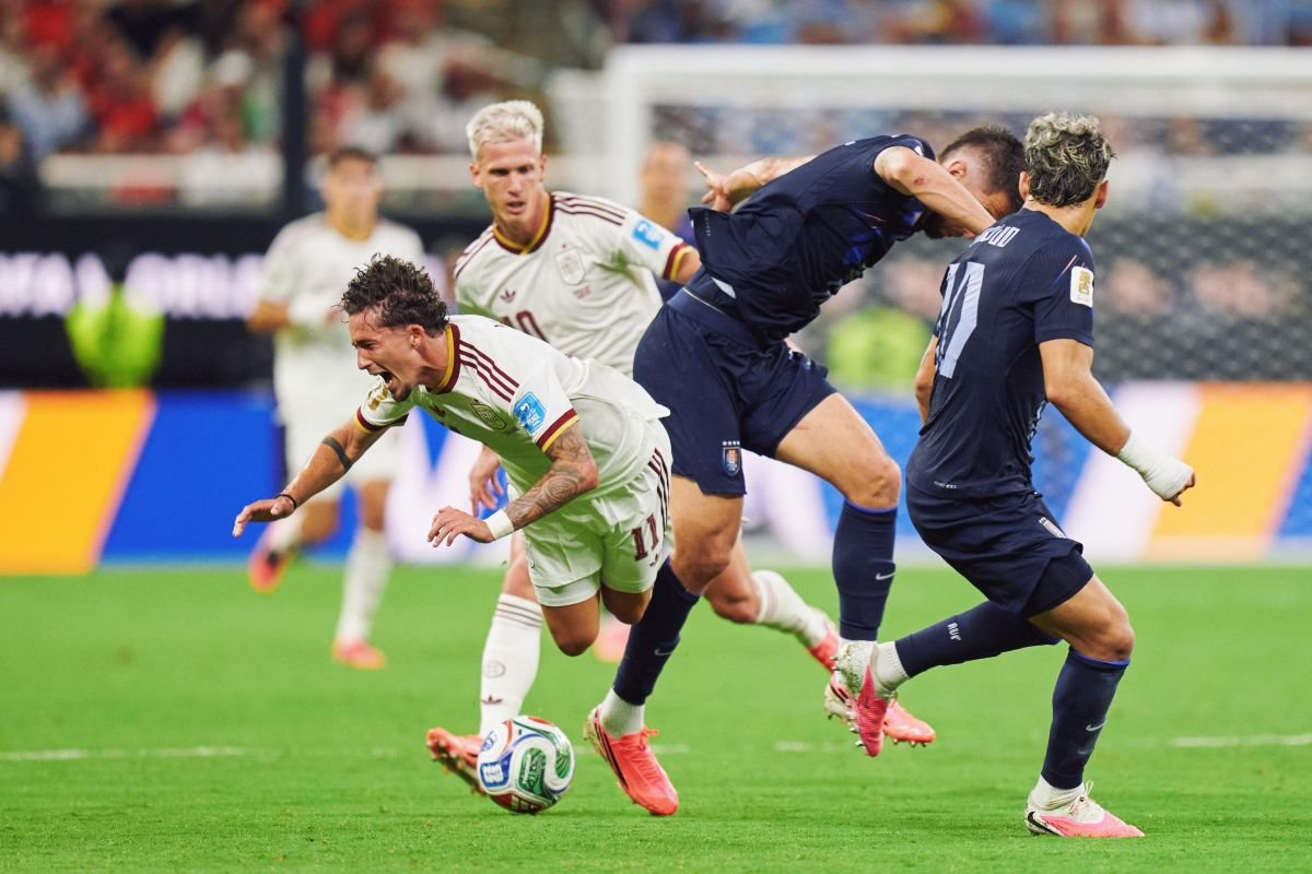 España derrota a Uruguay y se queda con el liderato del grupo H. Foto: España