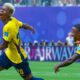 Nilson Angulo celebra con John Yeboah el gol de Ecuador. Foto: La Tri