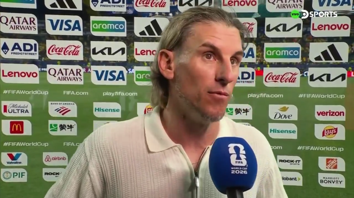 Sebastián Beccacece realizando sus primeras declaraciones tras el partido frente a Costa de Marfil. Foto: Captura de DSports
