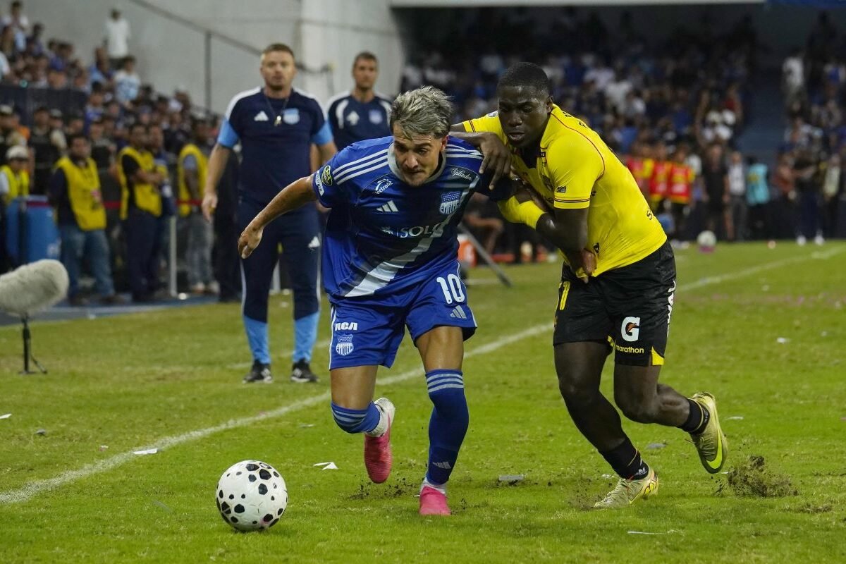 El partido no tuvo momentos emocionantes y distaba de ser un clásico. Foto: API