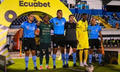 Bryan Loaiza dirigió el juego entre Libertad FC y Orense, en Loja. Foto: API