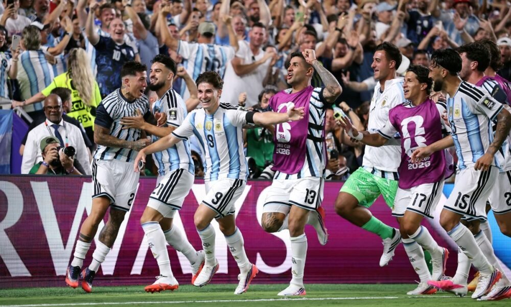 Argentina celebrando la clasificación a semifinales del Mundial. Foto Selección de Argentina