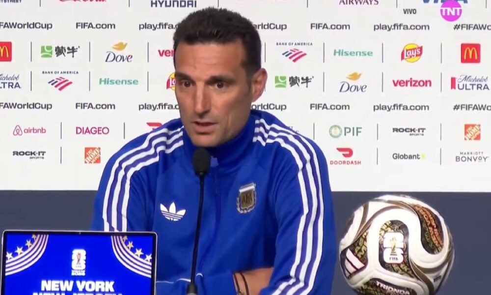 Lionel Scaloni en la conferencia de prensa en New York.
