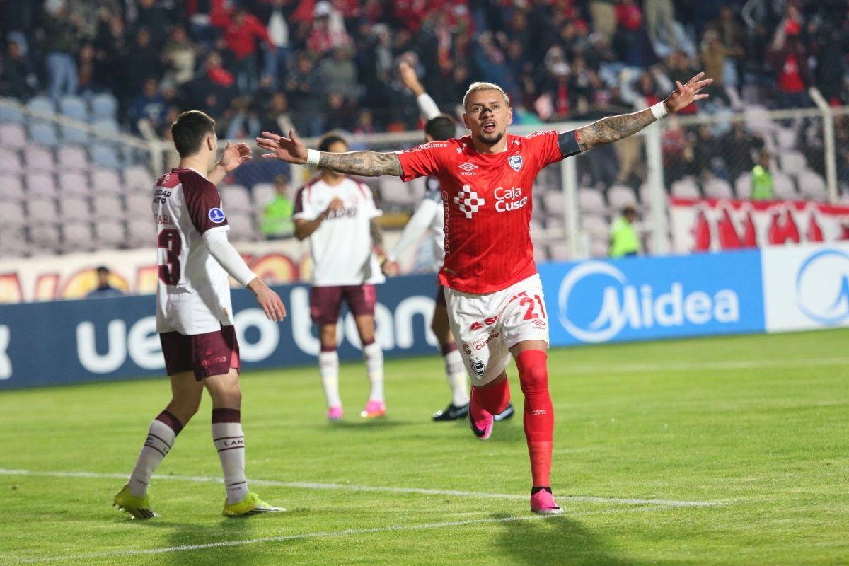 Carlos Garcés en el doblete a Lanús el 29 de julio de 2026. Foto Club Cienciano
