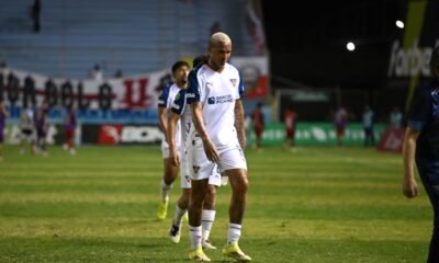 Deyverson anotó un gol que después fue anulado ante Manta. Foto API