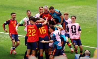 Los jugadores de España celebran el gol de Mikel Merino sobre Bélgica. Foto: FIFA