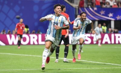 El gol de cabezazo de Enzo Fernández le da la clasificación a Argentina. Foto Conmebol