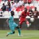 Janner Corozo remata ante marca de un jugador de Libertad FC, en el partido de Liga de Quito. Foto: API