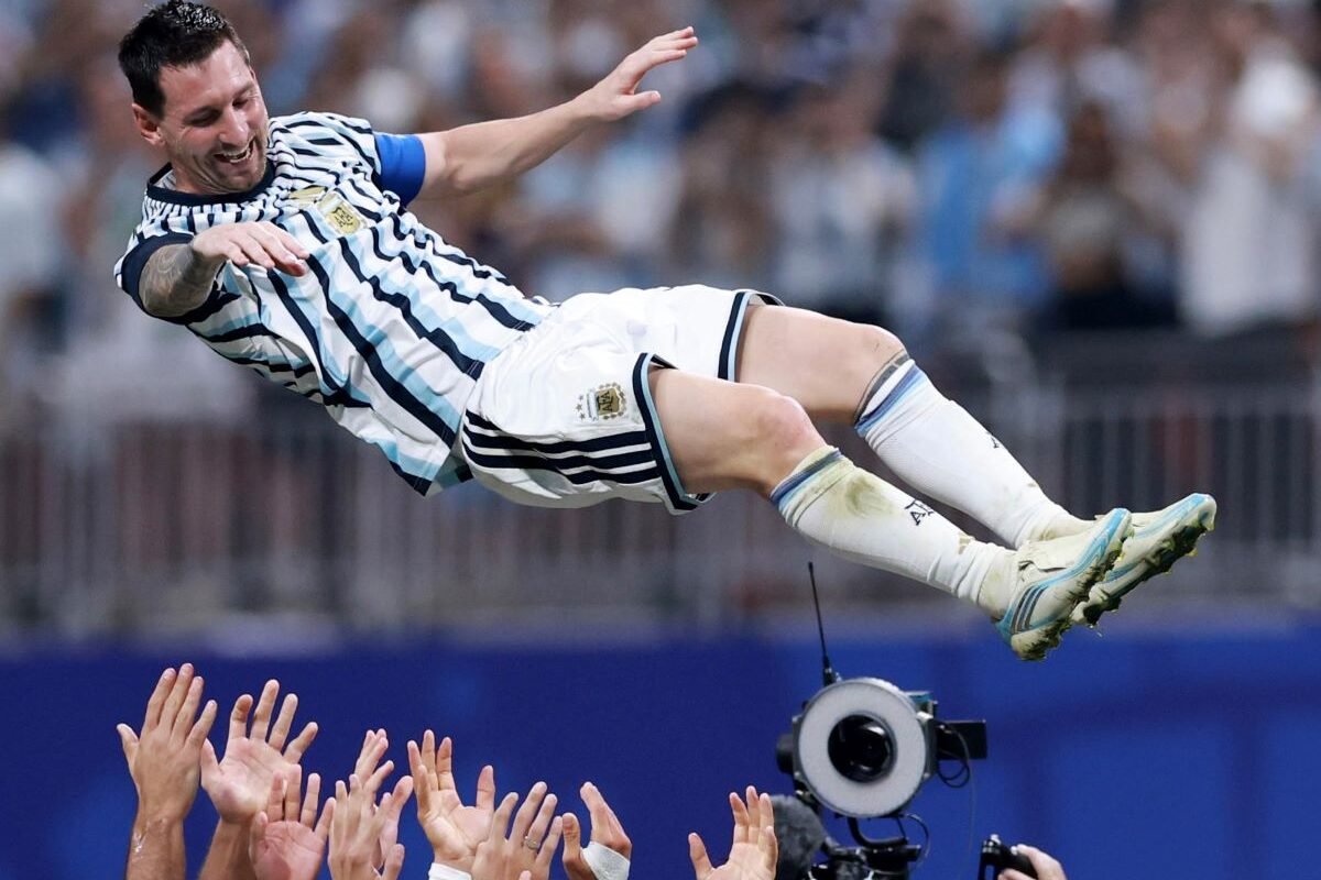 Lionel Messi festejando el triunfo ante Egipto este 7 de julio. Foto: Fabrizio Romano