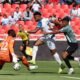 Michael estrada remata para anotar su segundo gol ante Leones FC, en la Copa Ecuador. Foto: API