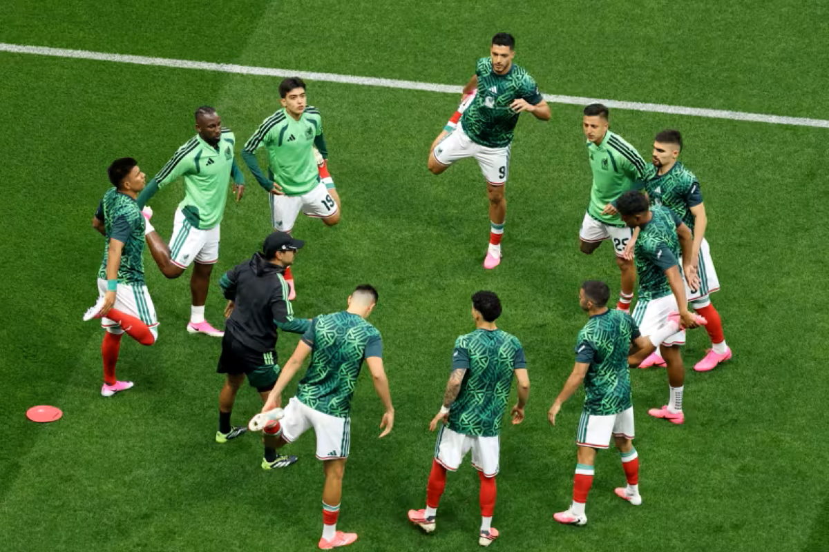 La Selección de México calentando en la previa frente a Inglaterra. Foto: FIFA