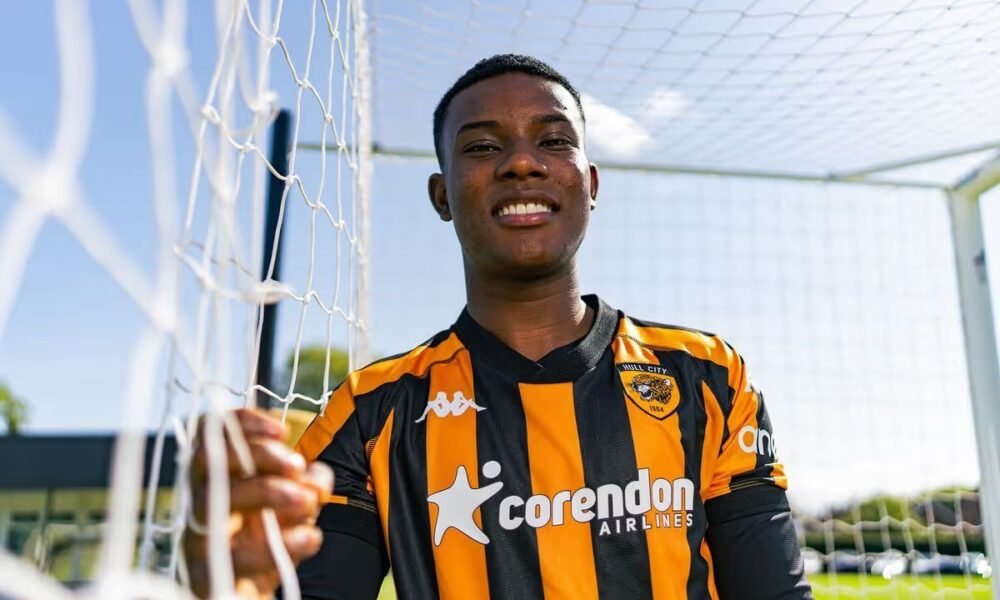 Óscar Zambrano fue parte del club inglés desde 2024. Foto Hull City