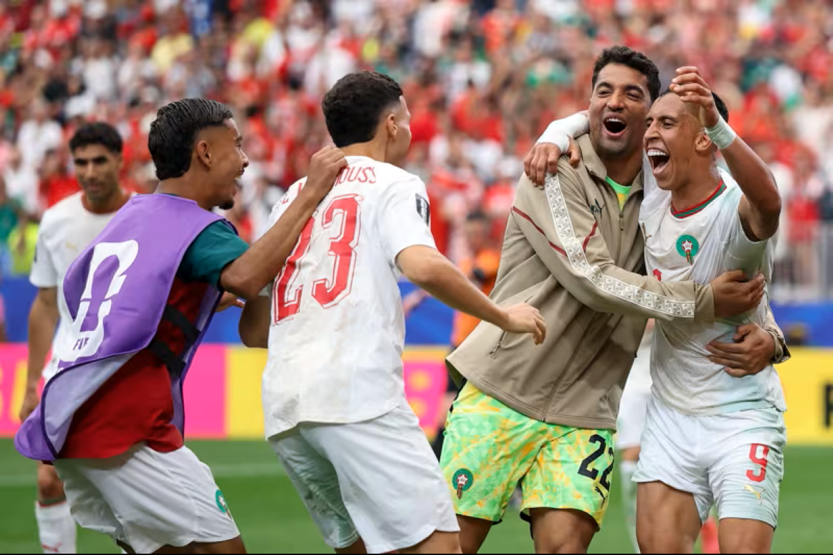 Marruecos celebrando la goleada y clasificación a octavos de final. Foto: FIFA