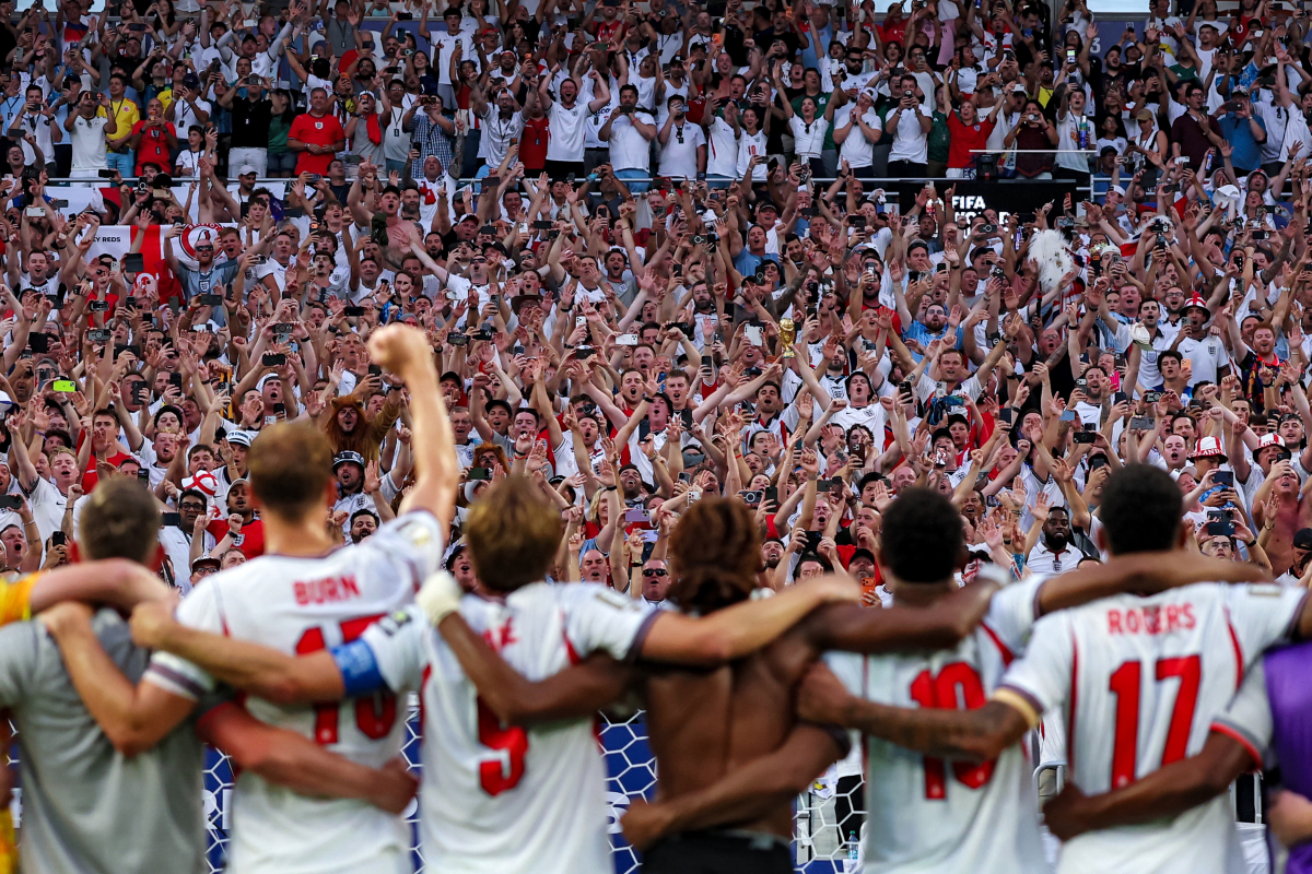 Inglaterra celebrando la clasificación a semis. Foto: Inglaterra