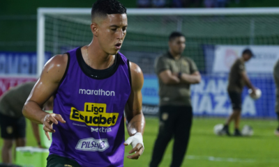 Miguel Parrales calentando en el Estadio 9 de Mayo. Foto: API