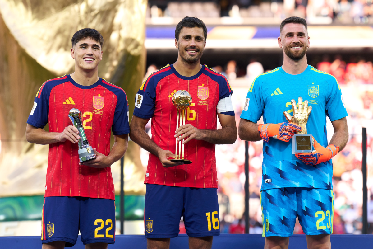 Pau Cubarsí, Rodri y Unai Simon siendo los mejores de la Selección de España. Foto: Selección de España