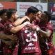 Mushuc Runa celebrando con Ronie Carrillo los goles frente a Orense. Foto: API