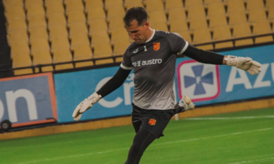 Facundo Ferrero calentando en el Monumental. Foto: Deportivo Cuenca