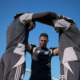 Pedro Ortiz calentando con sus compañeros de Emelec en el Estadio Jocay. Foto: Emelec