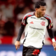 Gonzalo Plata disputando un partido con la camiseta del Flamengo. Foto: Redes sociales del jugador