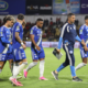 Club Sport Emelec saliendo de la cancha luego de perder contra Deportivo Cuenca. Foto: API
