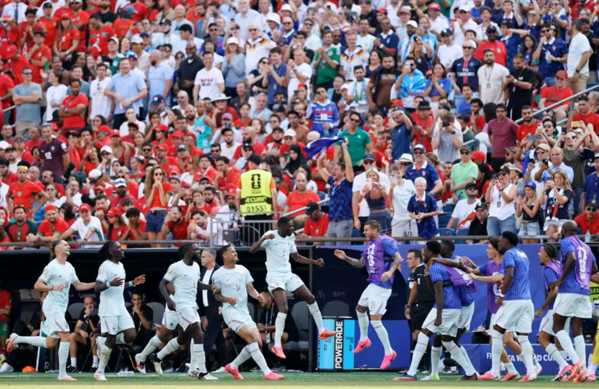 Francia celebrando el segundo gol anotado por Dembélé. Foto: FIFA