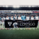 La plantilla de LDU sale en apoyo a José Quintero de su lesión. Foto: LDU