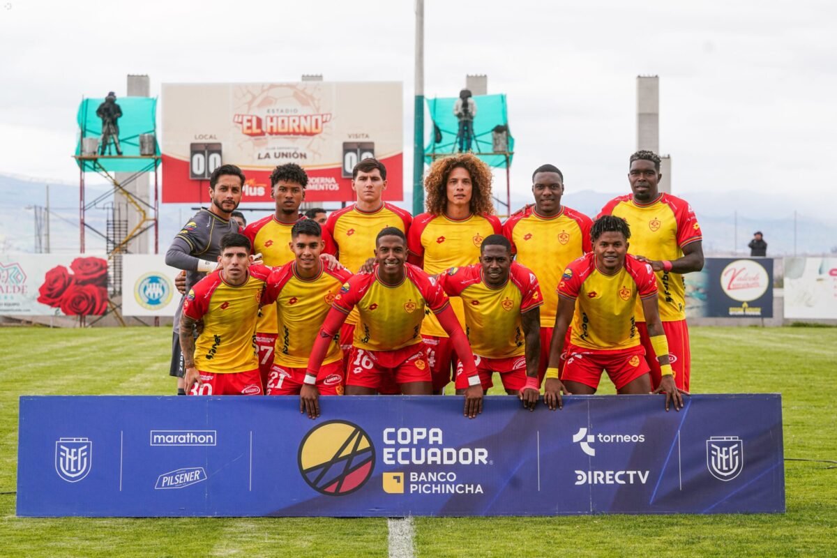 Plantilla de Aucas en la Copa Ecuador frente a Club Deportivo La Unión