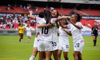 Rosa Flores festejando su gol frente a Barcelona SC. Foto: API