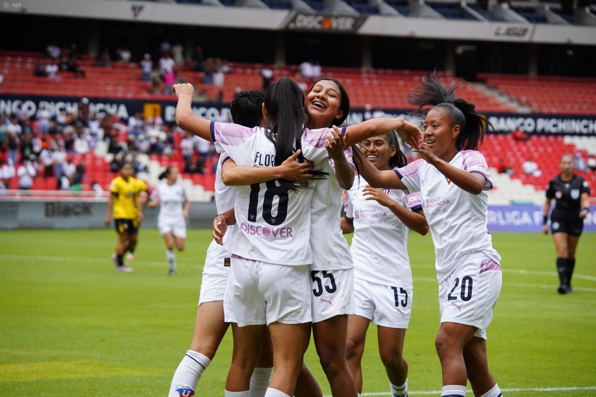 Rosa Flores festejando su gol frente a Barcelona SC. Foto: API