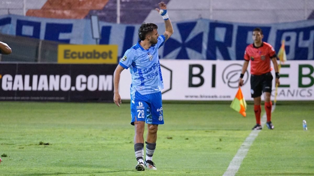 Agustín Campana, jugador de Macará, festejando su gol. Foto: API
