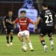 Emiliano Griffa, de Leones FC y Juan Viacava, de IDV. Foto: API