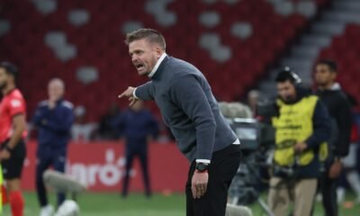 Cristian Nasuti, DT de Emelec, en el partido frente a Liga de Quito. Foto: API