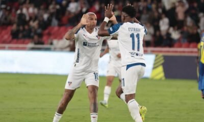 Deyverson y Michael Estrada en el triunfo ante Delfín el 3 de agosto. Foto API