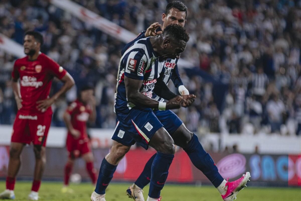 Erick Castillo con Jairo Vélez en Alianza Lima. Foto: Alianza Lima
