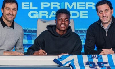 Alberto Campo después de firmar su primer contrato como profesional con Racing de Avellaneda