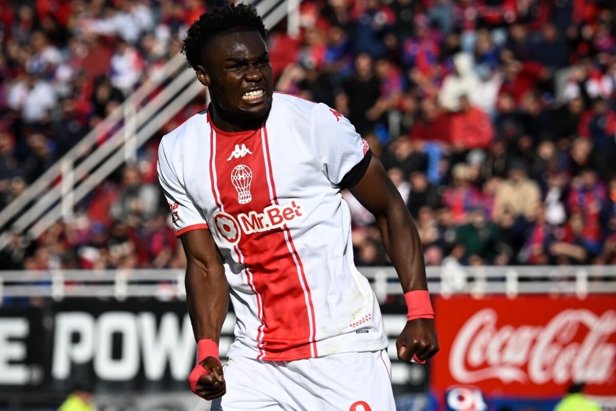 Jordy Caicedo en el doblete a San Lorenzo. Foto: Liga Profesional de Argentina