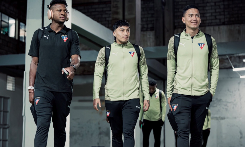 Plantel de Liga de Quito llegando al estadio. Foto: Liga de Quito
