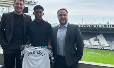 Johan Martínez en el estadio de Newcastle. Foto Attacantti