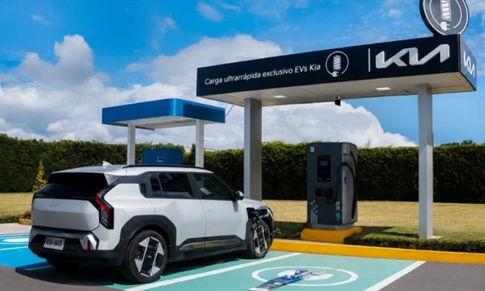 Kia cuenta con una red de electrolineras de carga ultrarrápida en Ecuador. Foto: KIA
