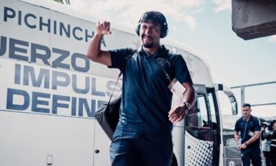 Luis Segovia al llegar al estadio. Foto: LDU