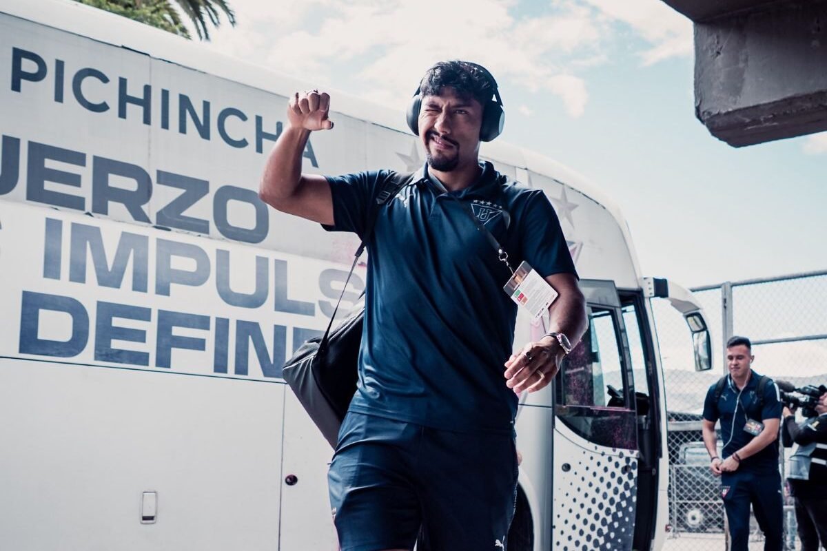 Luis Segovia al llegar al estadio. Foto: LDU