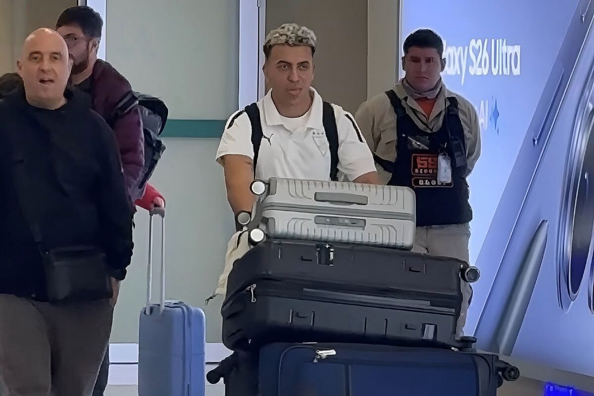 Lucas Rodríguez llegando al aeropuerto para su incorporación a Liga de Quito. Foto Captura de pantalla