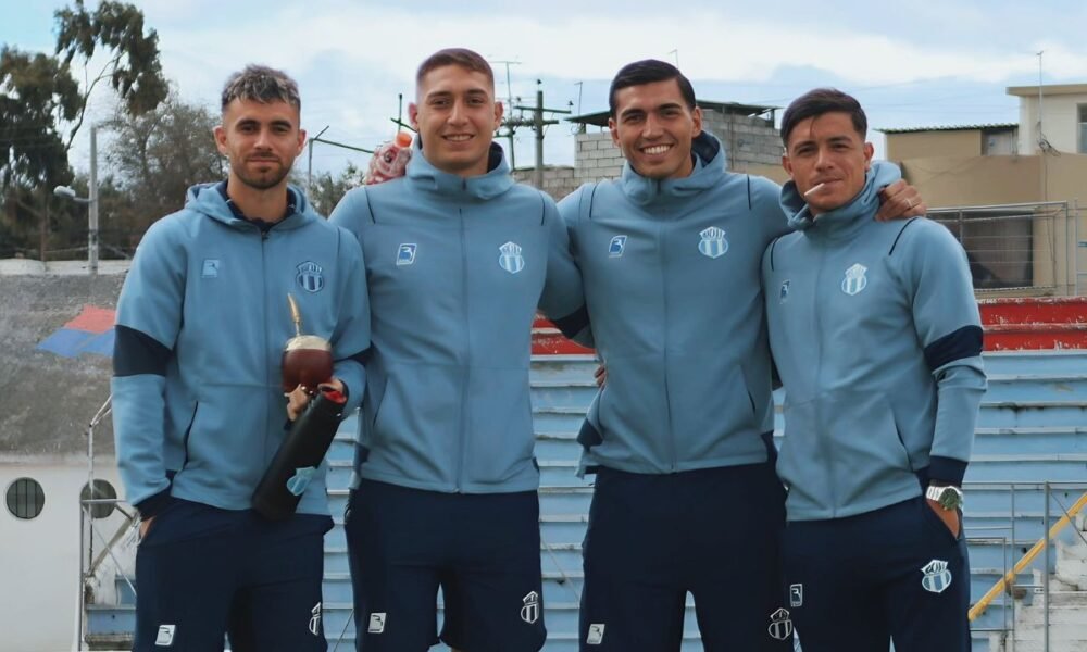Jugadores de Macará en el estadio La Cocha. Foto: Macará