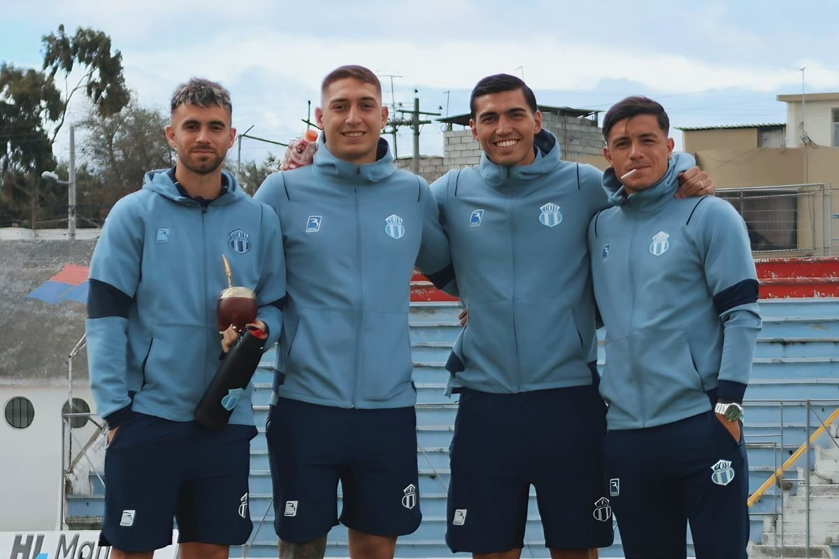 Jugadores de Macará en el estadio La Cocha. Foto: Macará