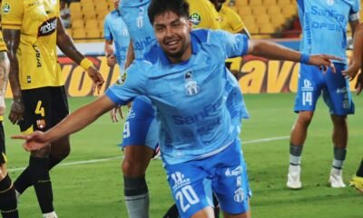 Mateo Viera en el gol del triunfo para Macará ante Barcelona SC. Foto Macará