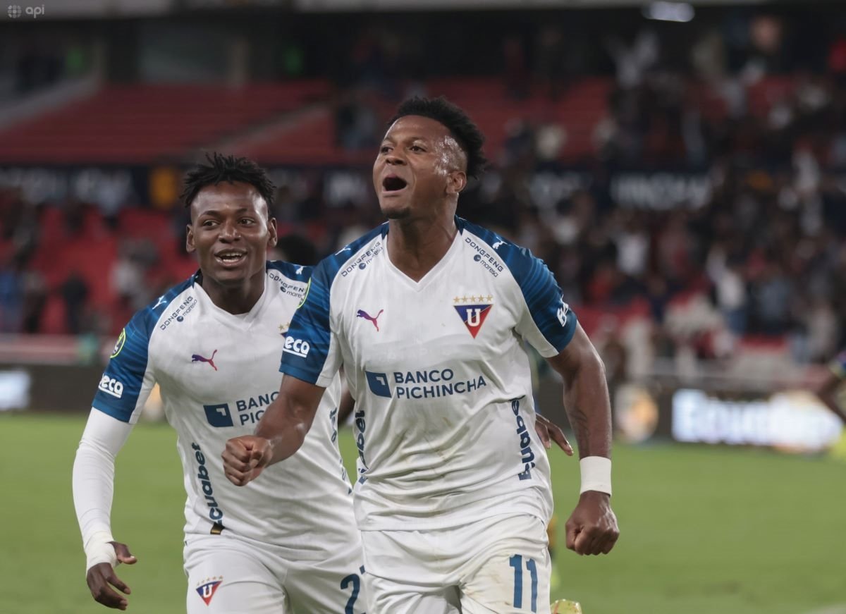 Michael Estrada en su doblete ante Delfín por la fecha 23 de la LigaPro. Foto API